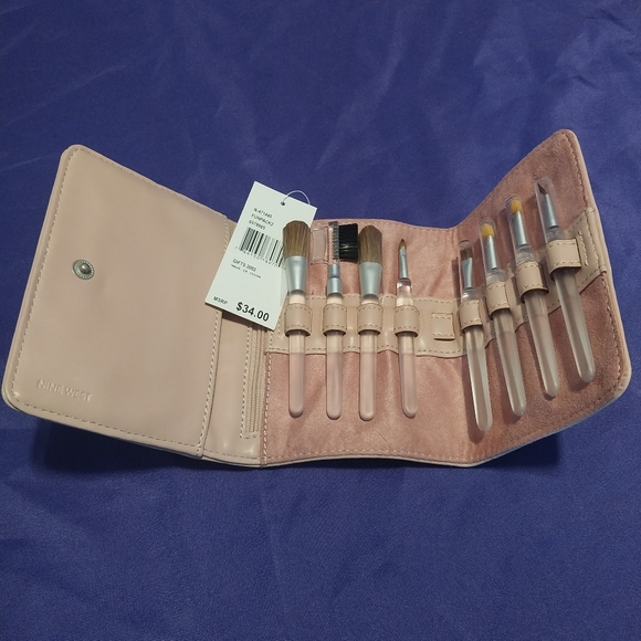 New with tags nine west make up brush set. Set of 8 - Picture 5 of 5